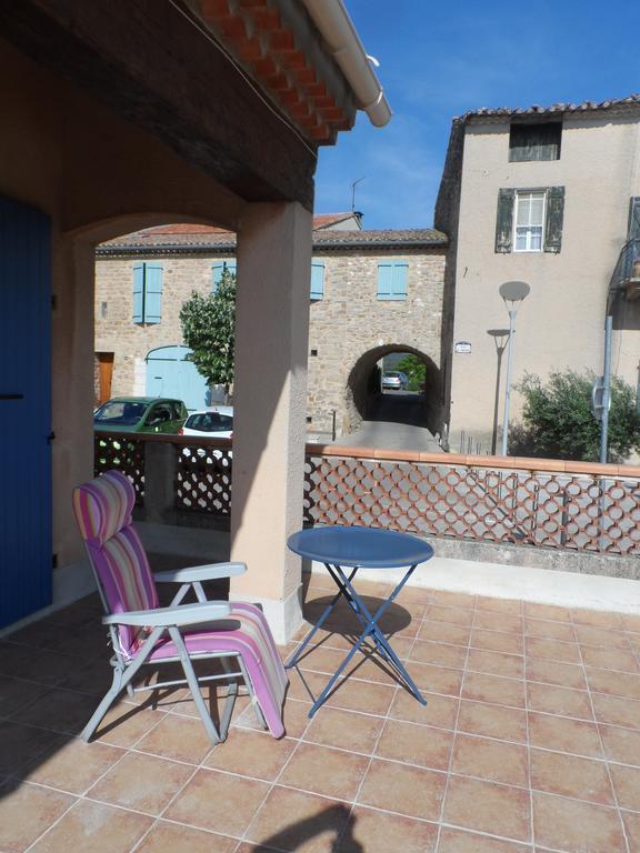 Place Du Chateau Pourrieres Exterior photo